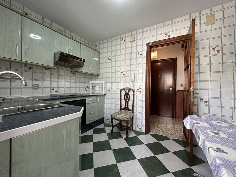 Foto ecaf2ec1-21c3-4e77-8380-589200e1154a. Flat with parking in Los Guindos - Parque Mediterráneo - Santa Paula Málaga