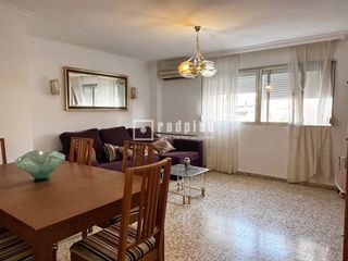 Etagenwohnung in Camino de Antequera. Piso en venta  2ª planta con ascensor  amplitud y excelente ubic