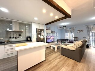 Xalet a Sexmo. Chalet en venta en cártama  reformado, luminoso y con excelentes
