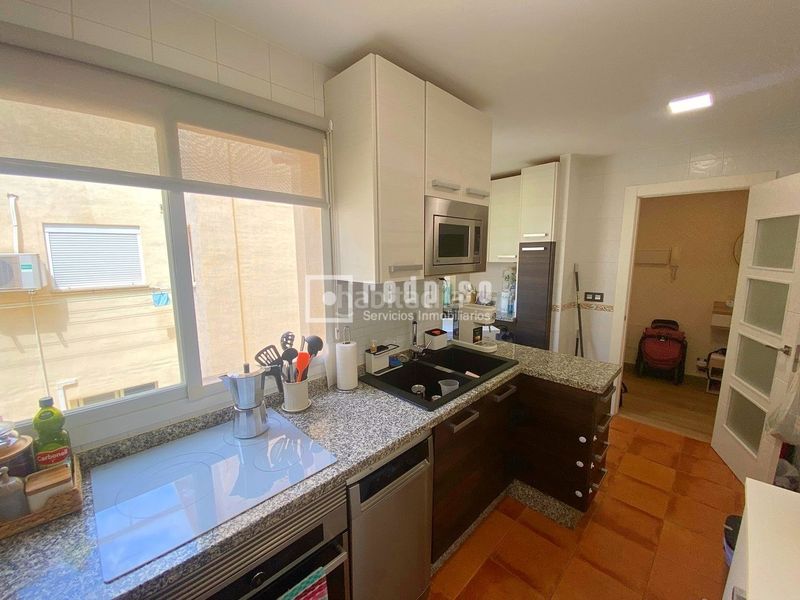 Foto 6a503f9b-fde8-46fd-9e61-40c48e7e6309. Pis amb calefacció aparcament a Residencial Jardín Botánico Málaga