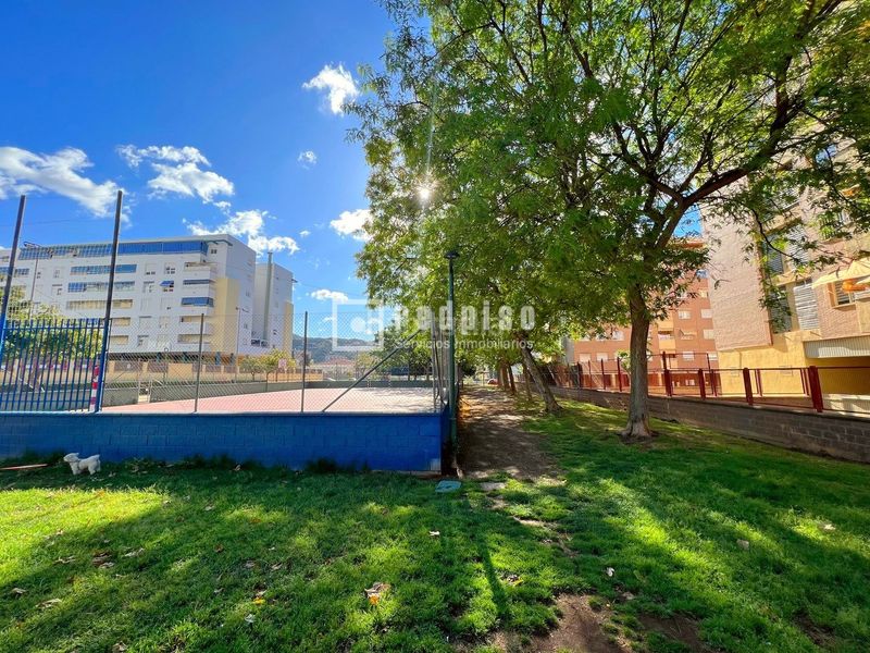Foto 8ca748e6-2486-4824-ab92-754dedc0b9df. Pis amb calefacció aparcament a Residencial Jardín Botánico Málaga