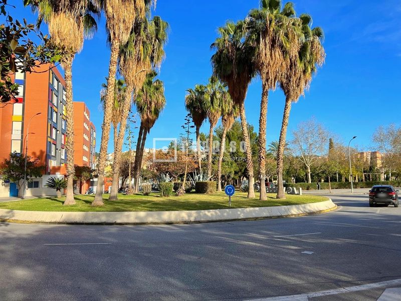 Foto f4366ae1-f0e2-4bde-808c-43b5d61d05e7. Pis amb calefacció aparcament a Residencial Jardín Botánico Málaga