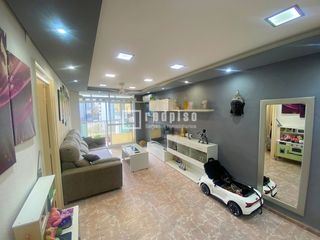 Pis  Eume. Piso reformado de 3 dormitorios con terraza acristalada en la pa