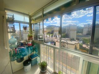 Flat  Eume. Piso reformado de 3 dormitorios con terraza acristalada en la pa