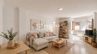 Pis a Casco Histórico. Piso de 3 dormitorios con patio, lavadero y terraza acristalada