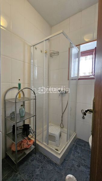 Foto 00aa40f7-e52e-4c02-83e9-2900911fb791. Casa amb calefacció a Hispanidad - Vivar Téllez Vélez - Málaga