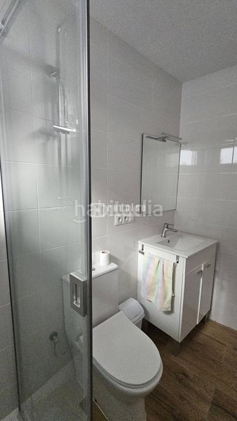 Foto 1e03fa7b-992f-4c76-b153-38d4699f4085. Casa amb calefacció a Hispanidad - Vivar Téllez Vélez - Málaga