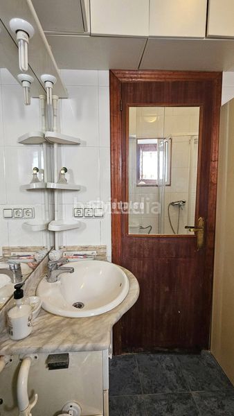 Foto e08e2373-3eb6-4da2-9434-e8629a1baca0. Casa amb calefacció a Hispanidad - Vivar Téllez Vélez - Málaga