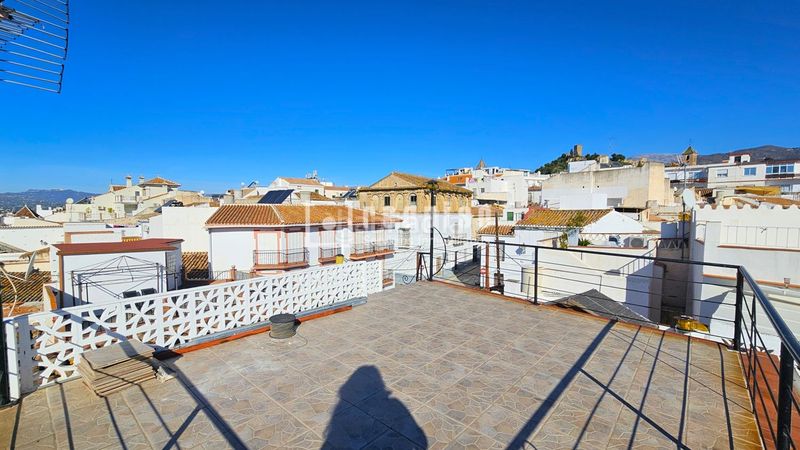 Foto e7ff93d4-16b5-441f-99bf-ff170c6c1c26. Casa amb calefacció a Hispanidad - Vivar Téllez Vélez - Málaga