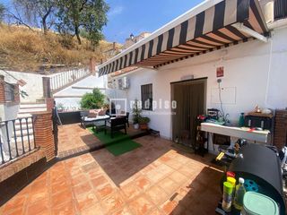 Haus  De la parra. Casa totalmente reformada de 1 dormitorio con terraza privada y