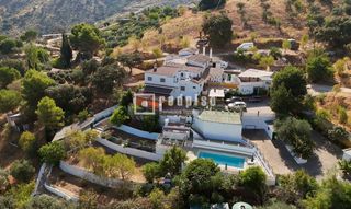 Casa  Polígono 7. Finca independiente de 8 dormitorios con piscina, 6.000 m de par