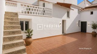 Casa  Pescadería. Casa reformada de 395 m con 6 dormitorios, patio y local indepen