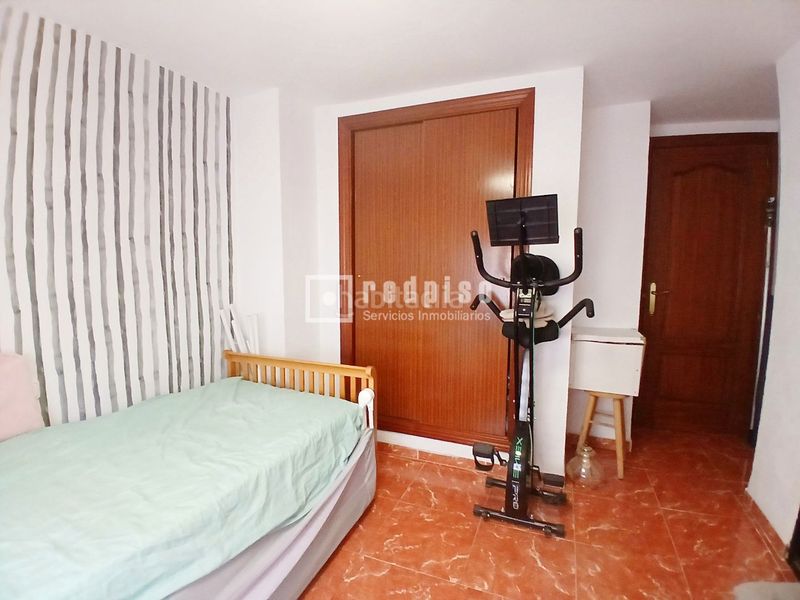 Foto 4e34a924-fc44-434d-8a41-64f46bac32e6. Casa amb calefacció a Colmenar