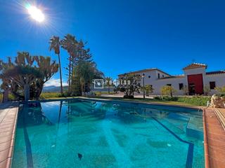Chalet in Cártama. Cortijo  hacienda rural con piscina y terrazas  plaza de toros