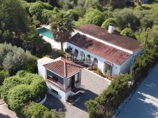 Xalet  Urbanización miralmonte. Magnífica finca reformada con piscina y amplio terreno en urbani