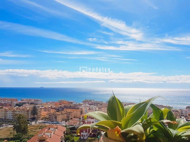 Foto afd6ae50-ebfe-41b0-8371-67ee66365b41. Penthouse with parking pool in Cotomar Rincón de la Victoria