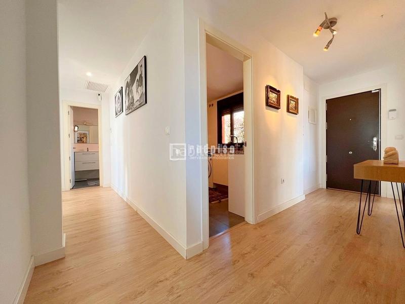 Foto c94d45f0-0f83-44ce-862d-3e3f452107a6. Penthouse with parking pool in Cotomar Rincón de la Victoria