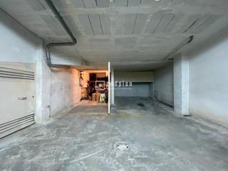 Parking coche  Pedro de valdés. Plazas de garaje contiguas  trastero  ideal para coche mediano y