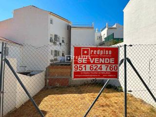 Terreny residencial  Tulipanes. Perfecta oportunidad  solar urbanizable de 121 m ubicado en alha