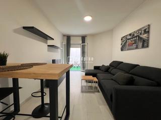 Dúplex a Loma de los Riscos. Duplex  con pequeño patio privado y totalmente amueblado.