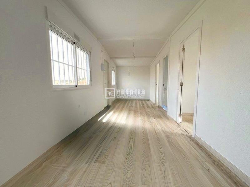 Foto f8bb9557-6da3-479d-840c-781f9b83a49d. Casa finca con espectacular solar casa móvil a estrenar totalmente vallada con zona de terreno llano y multiples posibilidades en arr en Almogía