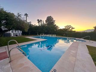 Etagenwohnung  El parral. Piso luminoso de 4 dormitorios  gran balcón con vistas  garaje y