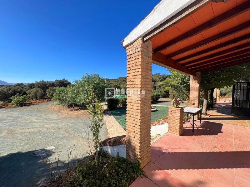Foto adfe4656-992f-42a5-9ae9-b400f7618ba4. Xalet amb calefacció piscina a Archidona