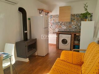 Affitto Piccolo appartamento in R33 1. Alquiler de 1 apartamento rústico de 1 dormitorio en casabermeja