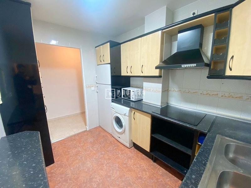 Foto f34865d2-c179-41ff-a3c6-2b8bcfb9769b. Affitto appartamento in Barrio de Ciudad Jardín Málaga