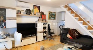 Maison  Del doctor carrion pérez. Casa de 3 dormitorios en venta con patio y contrato de alquiler