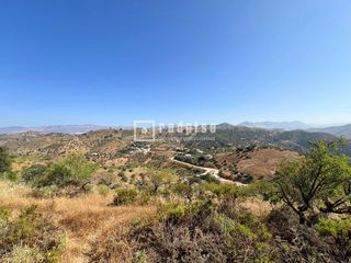 Residential Plot in R34 88. Fantástico grupo de solares en puerto marín málaga, entre casabe