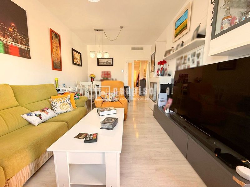 Foto 40aa728d-19a9-4fb1-8f39-9be5e7b24219. Pis amb calefacció aparcament piscina a Cotomar Rincón de la Victoria