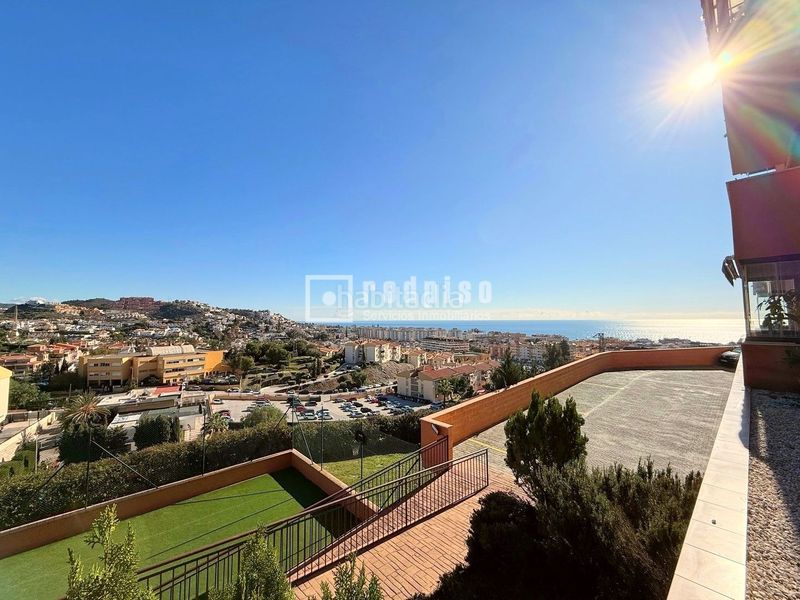 Foto a6be6e1d-05f4-4216-b58e-d739dec34d12. Pis amb calefacció aparcament piscina a Cotomar Rincón de la Victoria