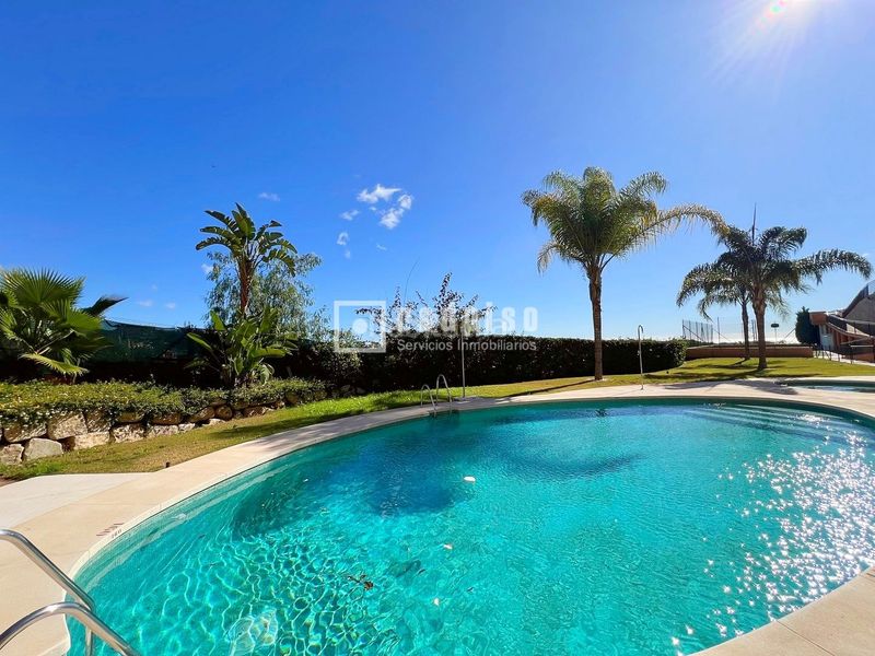 Foto c2cdd28f-e29f-4495-b884-2d79a9997eda. Pis amb calefacció aparcament piscina a Cotomar Rincón de la Victoria