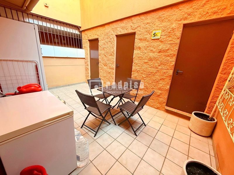 Foto ff361583-b58b-4da6-8ab2-1ca9d2c9692d. Pis amb calefacció aparcament piscina a Cotomar Rincón de la Victoria