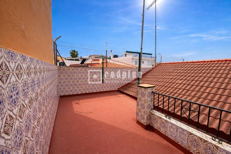 Foto 9621b322-61b6-4efe-8fda-fb14eb72a63d. Casa amb calefacció aparcament a Mangas Verdes - Las Flores - Parque del Sur Málaga