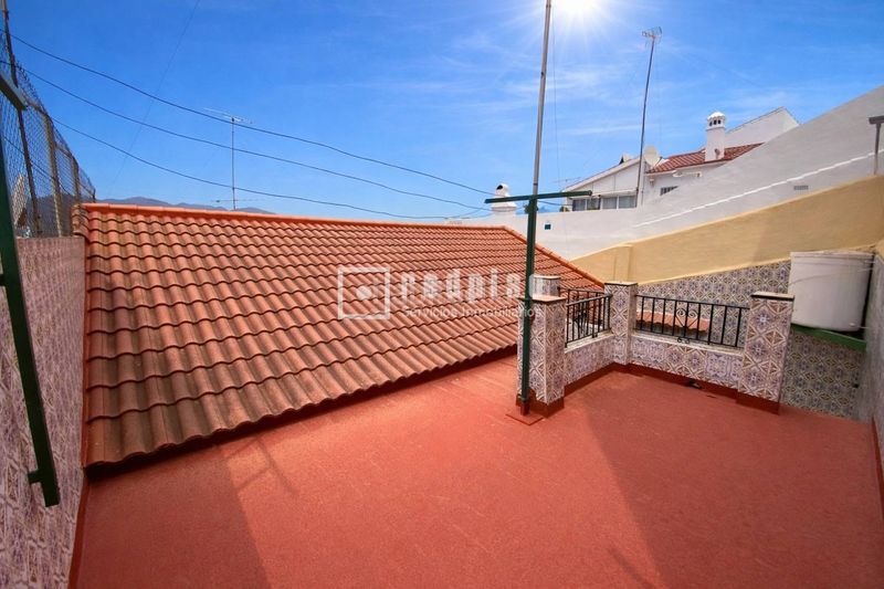 Foto b26f9d4e-ef51-4cbf-8f26-c05d9ab36659. Casa amb calefacció aparcament a Mangas Verdes - Las Flores - Parque del Sur Málaga