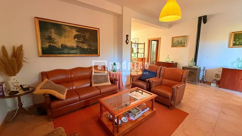 Foto 4ecad9e3-fbd4-402a-9cfb-ddaa7247f958. Casa amb calefacció a Guaro