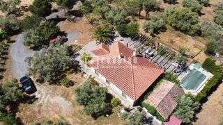 Casa a Pp-r8 resid moriscos 6. Espectacular finca rústica de 25.000 m con casa, piscina, produc