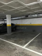 Parking coche en Paseo de los olmos, madrid, spain 26. Plaza de garaje grande en paseo de los olmos, acacias