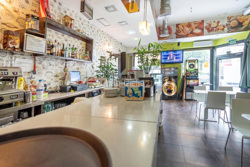 Foto 2dd7999c-310a-4808-b10e-7c2a70fa58ba. Local comercial a fuente cisneros 62 a Parque Oeste-Fuente Cisneros Alcorcón