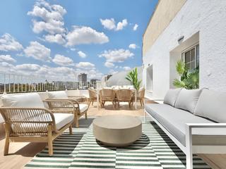 Apartamento  Calle de herreros de tejada, madrid, spain. Ático a estrenar con terraza y vistas de cine al santiago bernab