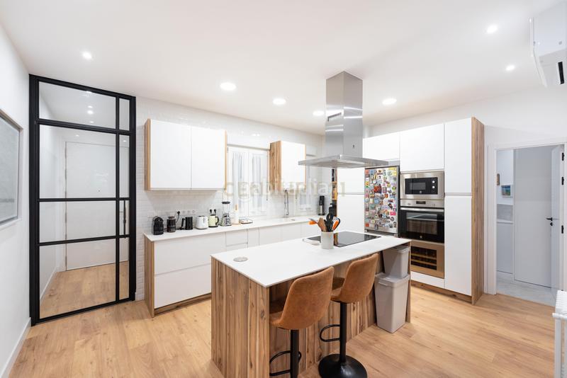 Foto 033d4dd0-424a-463b-81d7-2c01bdfd4c04. Pis a calle de lope de rueda a Ibiza Madrid