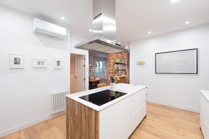 Foto 055d6bc4-07ad-4966-8e8f-c3b32309478f. Pis a calle de lope de rueda a Ibiza Madrid