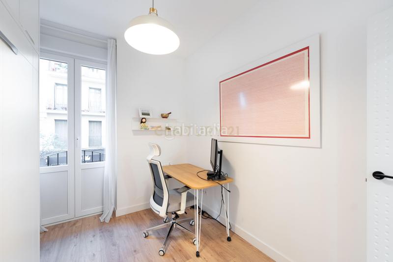 Foto 8629a63a-97f6-49c9-9171-a12d66c23efe. Pis a calle de lope de rueda a Ibiza Madrid