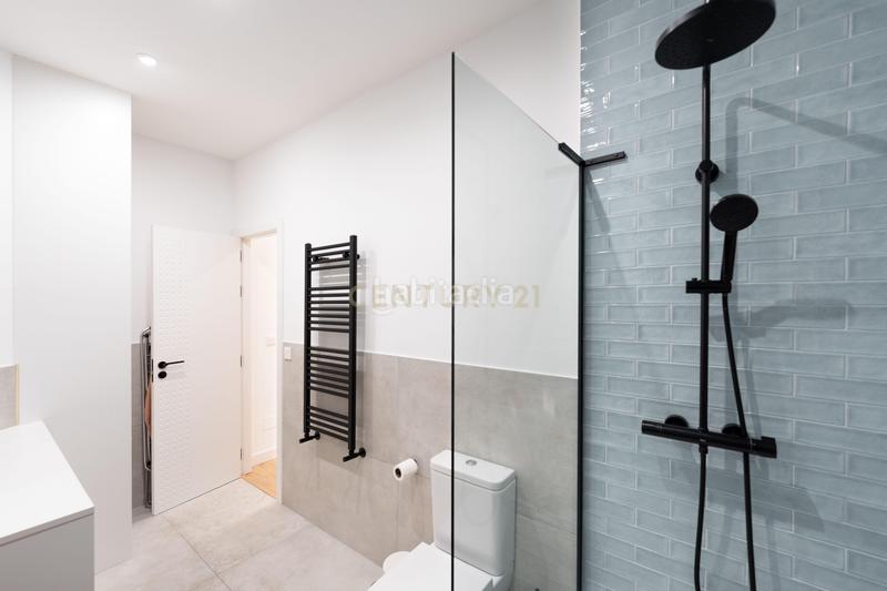 Foto c28ebcfd-2c90-4878-89c9-eafbad31eb41. Pis a calle de lope de rueda a Ibiza Madrid