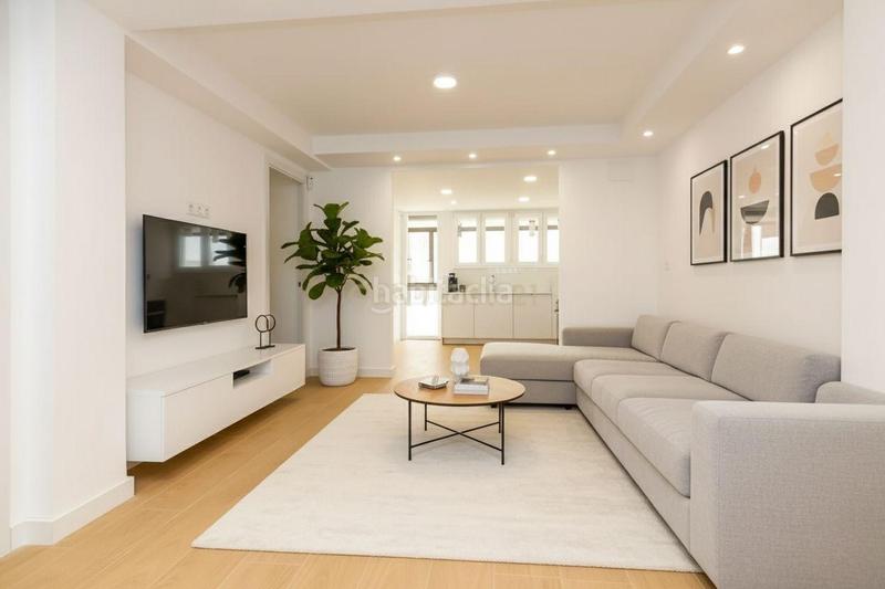 Foto f2340332-b3bf-4154-b09d-7cc7ca06f977. Pis a paseo de santa maría de la cabeza a Moscardó Madrid