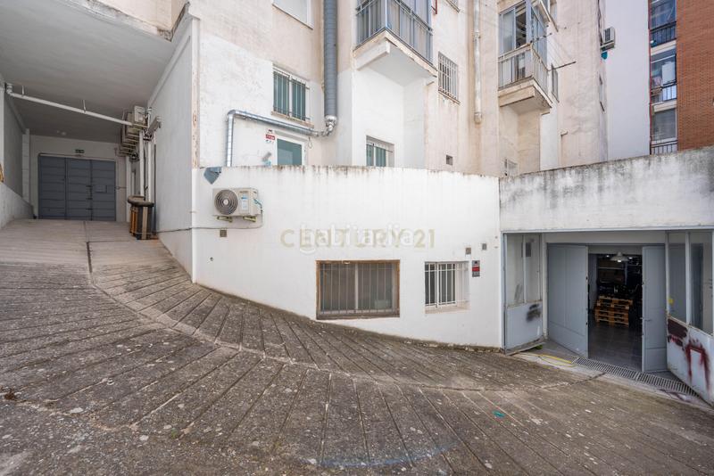 Foto e32e88b3-f764-4711-91a6-10386cea2781. Locale commerciale in vereda del carmen 21 in Ventas Madrid