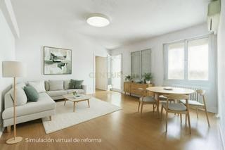 Pis a Calle seis, 6, madrid, spain. Amplio y luminoso piso para reformar de tres habitaciones con ba