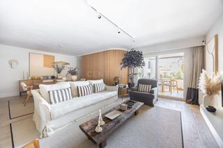 Pis a C. de sta. cruz de marcenado, 33, centro, 28015 madrid, spain 33. Exclusivo ático con terraza y jardín en princesa.